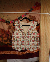 Load image into Gallery viewer, Carom Vest
